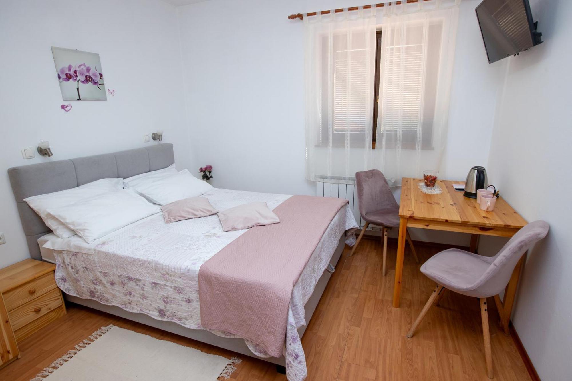 Guesthouse Sanabor Postojna Exterior photo